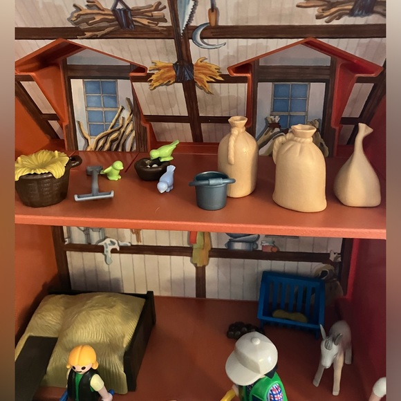 Playmobil Take-Along Barn with Handle, Full of Accessories - Picture 7 of 16
